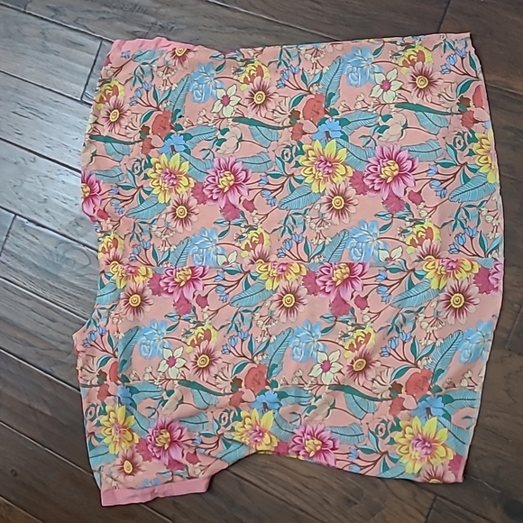 💥3for$12💥 Umgee Colorful Flora Semi Sheer Blouse size 2X - Picture 2 of 7